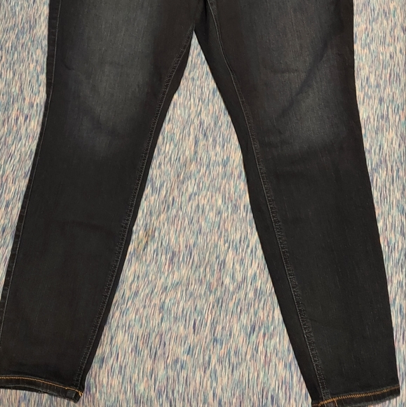 Torrid Bombshell Skinny Blue Jeans - Picture 4 of 10